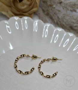 ツイストデザイン フープピアス