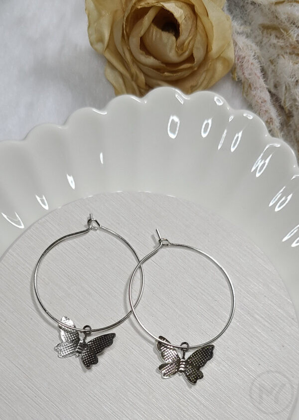 蝶々デコレーション フープピアス