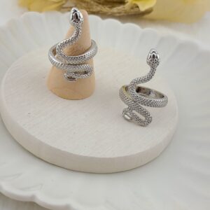 指輪 蛇デザイン